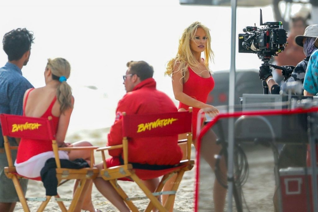 Lily James Transforms Into the Sexy 90’s Baywatch Icon Pamela Anderson on the Set in Malibu (147 Photos)