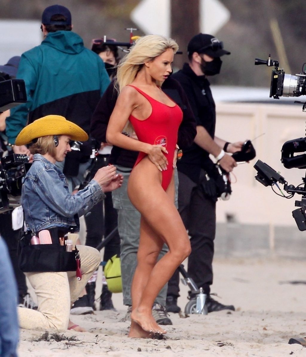 Lily James Transforms Into the Sexy 90’s Baywatch Icon Pamela Anderson on the Set in Malibu (147 Photos)