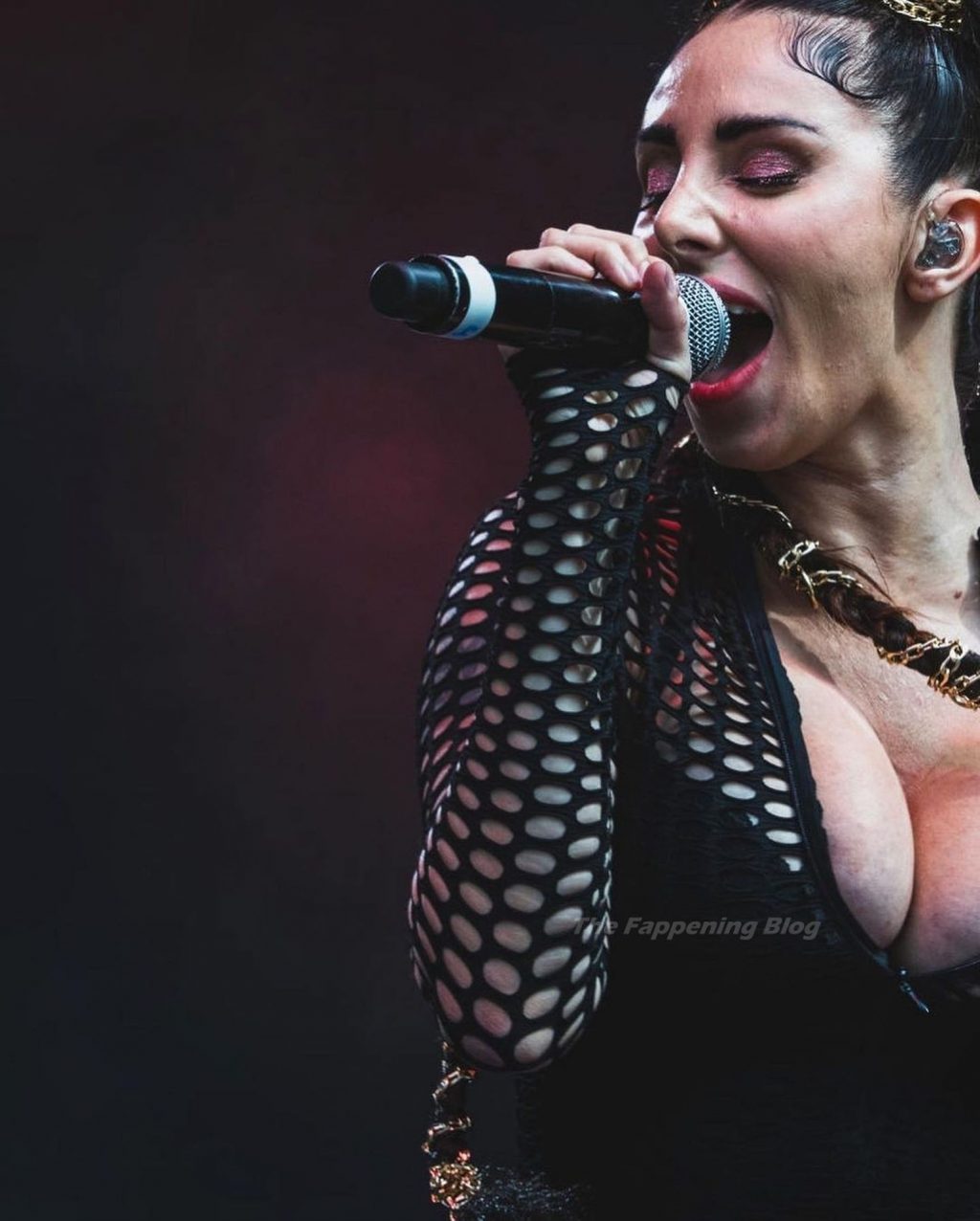 Mala Rodriguez Performs on Stage in Madrid (13 Photos + Video)