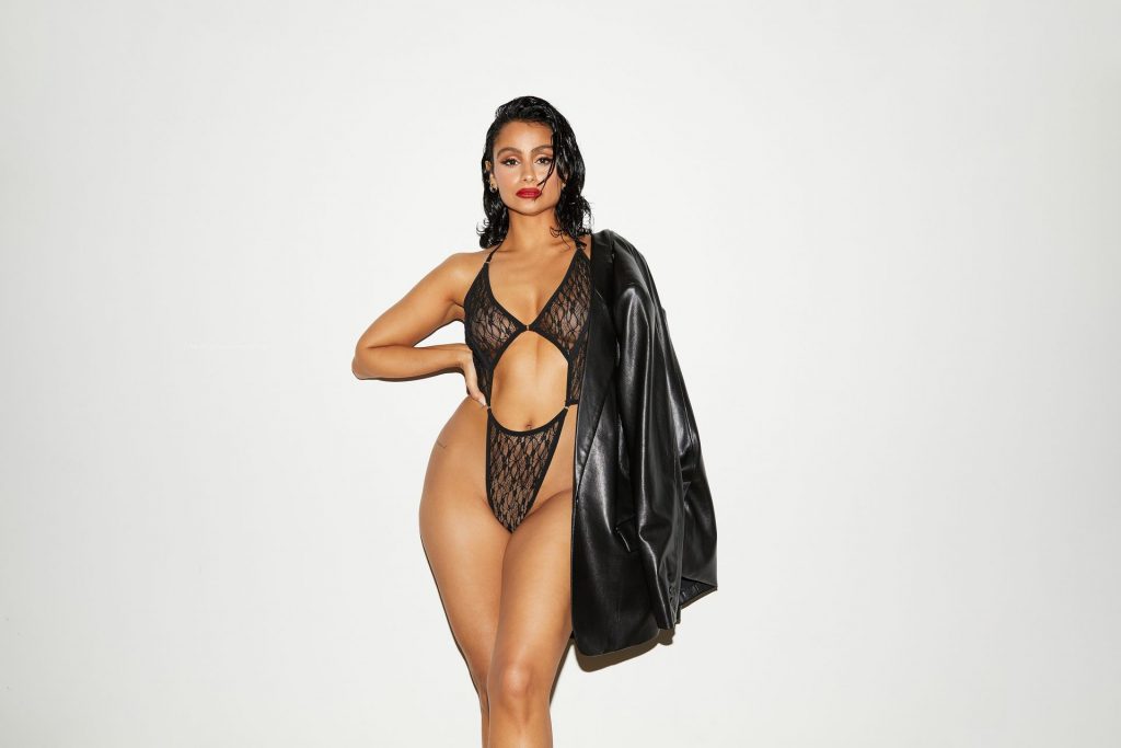 Nazanin Mandi Poses in Lingerie for Her New Line Elle Rêve (24 Photos)