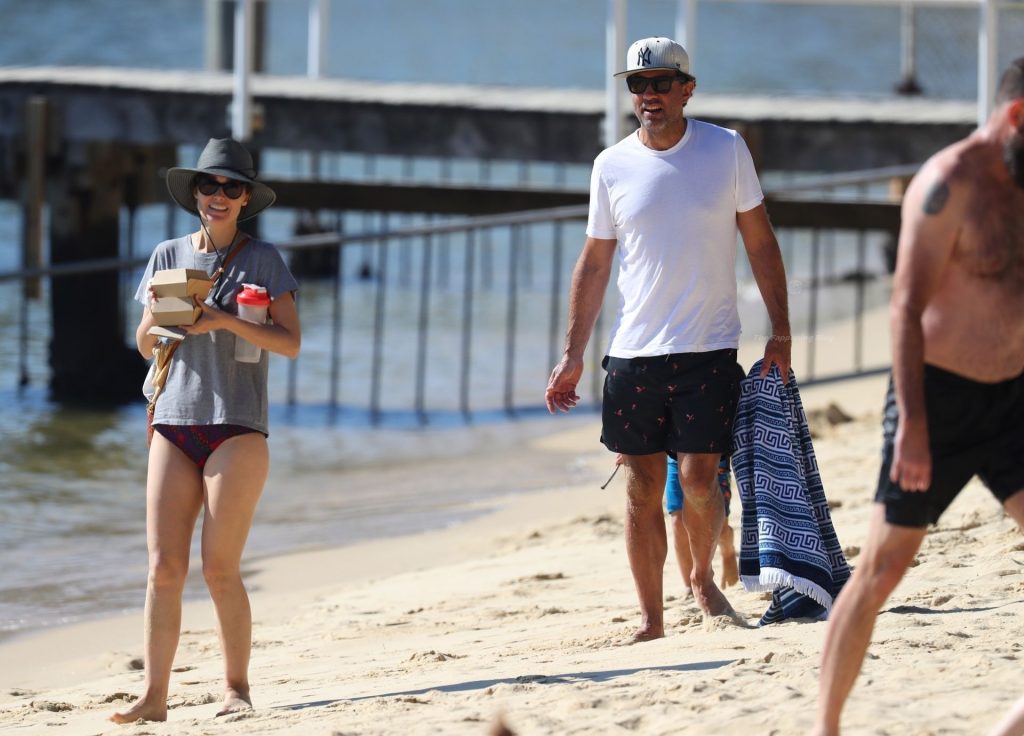 Rose Byrne &amp; Bobby Cannavale Jump Into Their Swimsuits for a Beach Day in Sydney (74 Photos)
