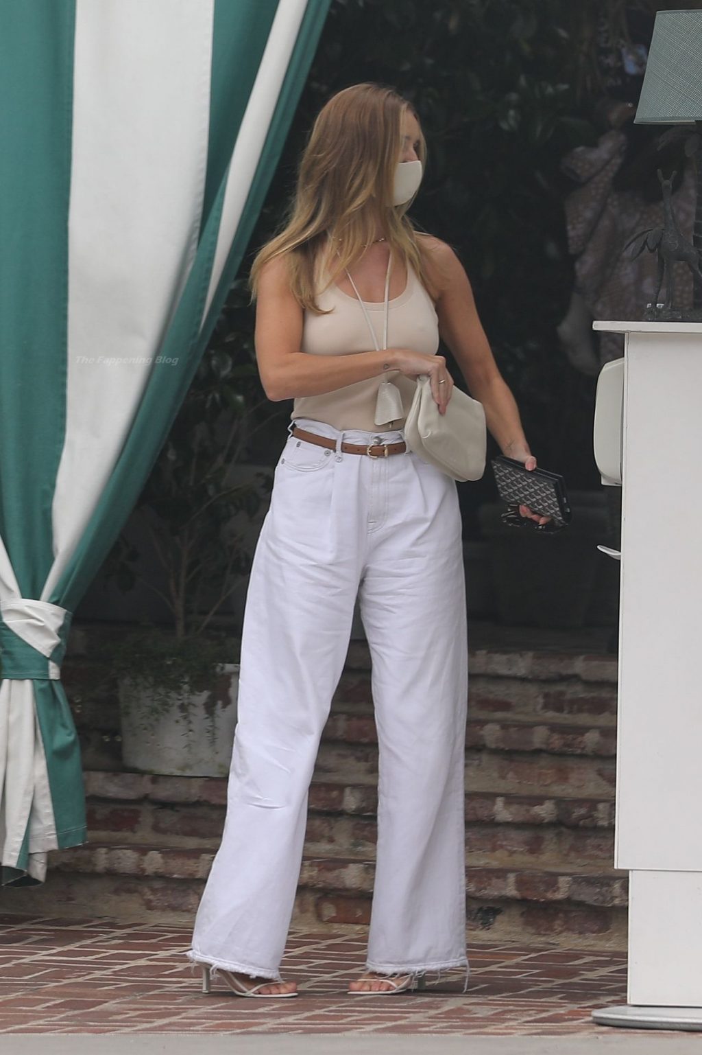 Rosie Huntington-Whiteley Stops by the San Vicente Bungalows (63 Photos)