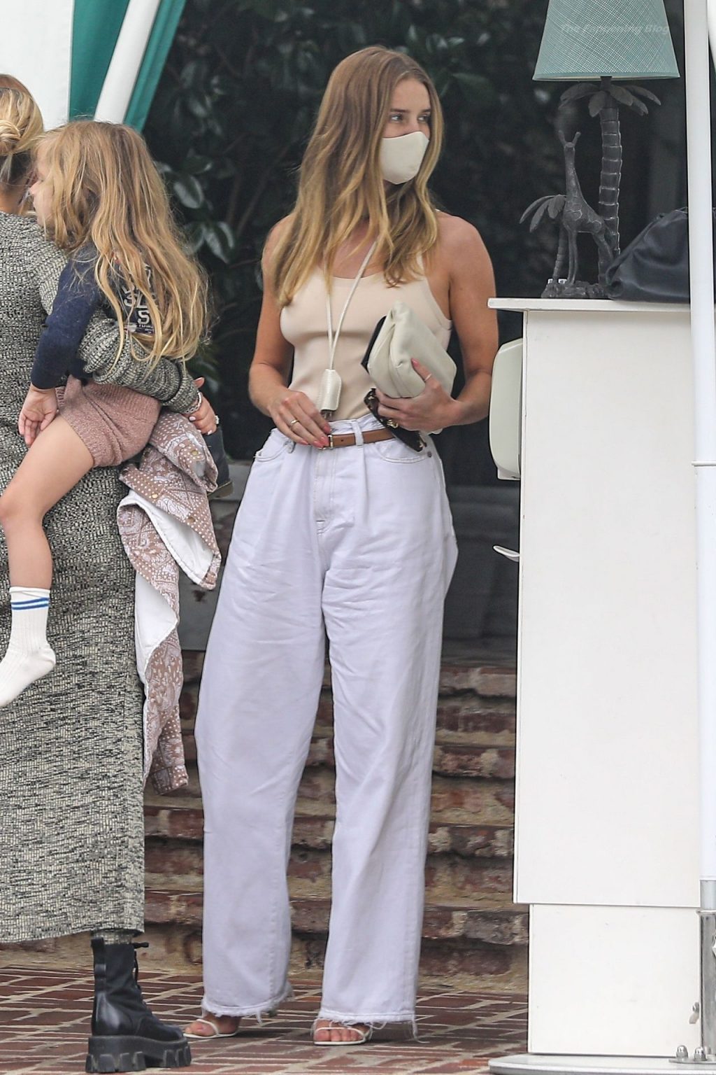 Rosie Huntington-Whiteley Stops by the San Vicente Bungalows (63 Photos)