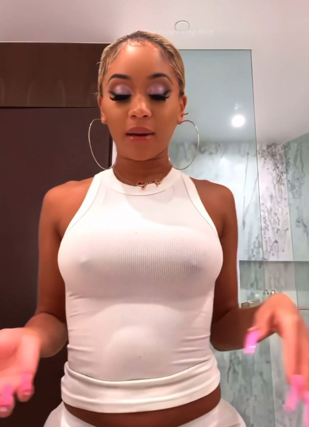 Saweetie Shows Off Her Tits (5 Pics + Video)