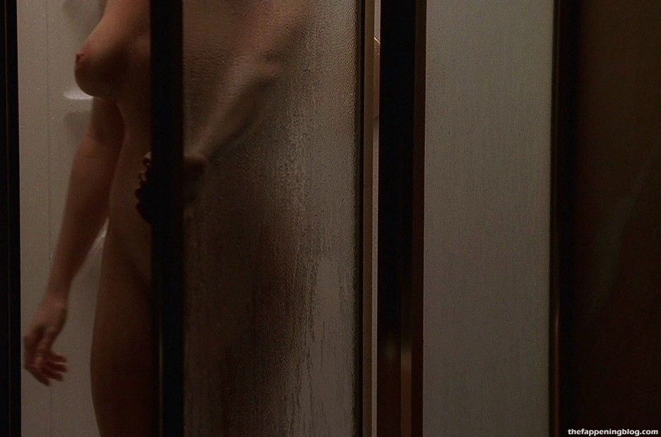 Lorraine Bracco Nude &amp; Sexy (16 Photos)