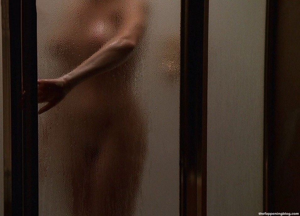 Lorraine Bracco Nude & Sexy (16 Photos) .