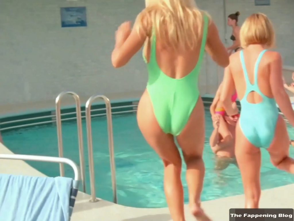 Pamela Anderson Hot – ‘Baywatch’ Ultimate Highlight Reel (21 Pics + Video)