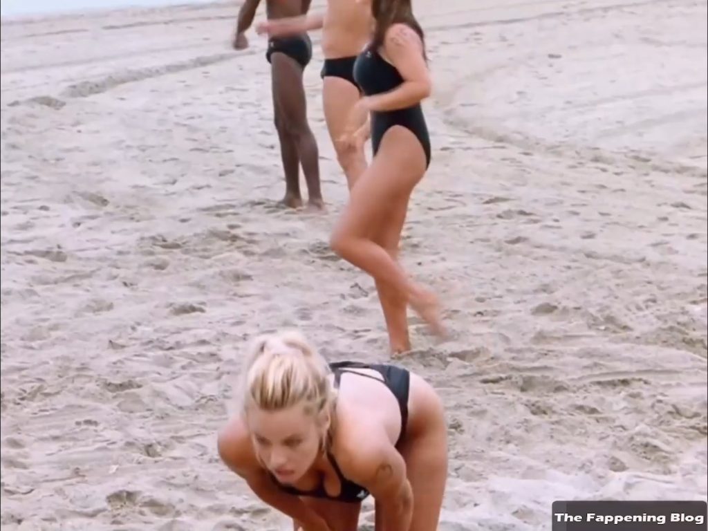 Pamela Anderson Hot – ‘Baywatch’ Ultimate Highlight Reel (21 Pics + Video)