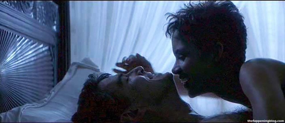 Halle Berry Nude &amp; Sexy (157 Photos + Sex Scenes Video Compilation)