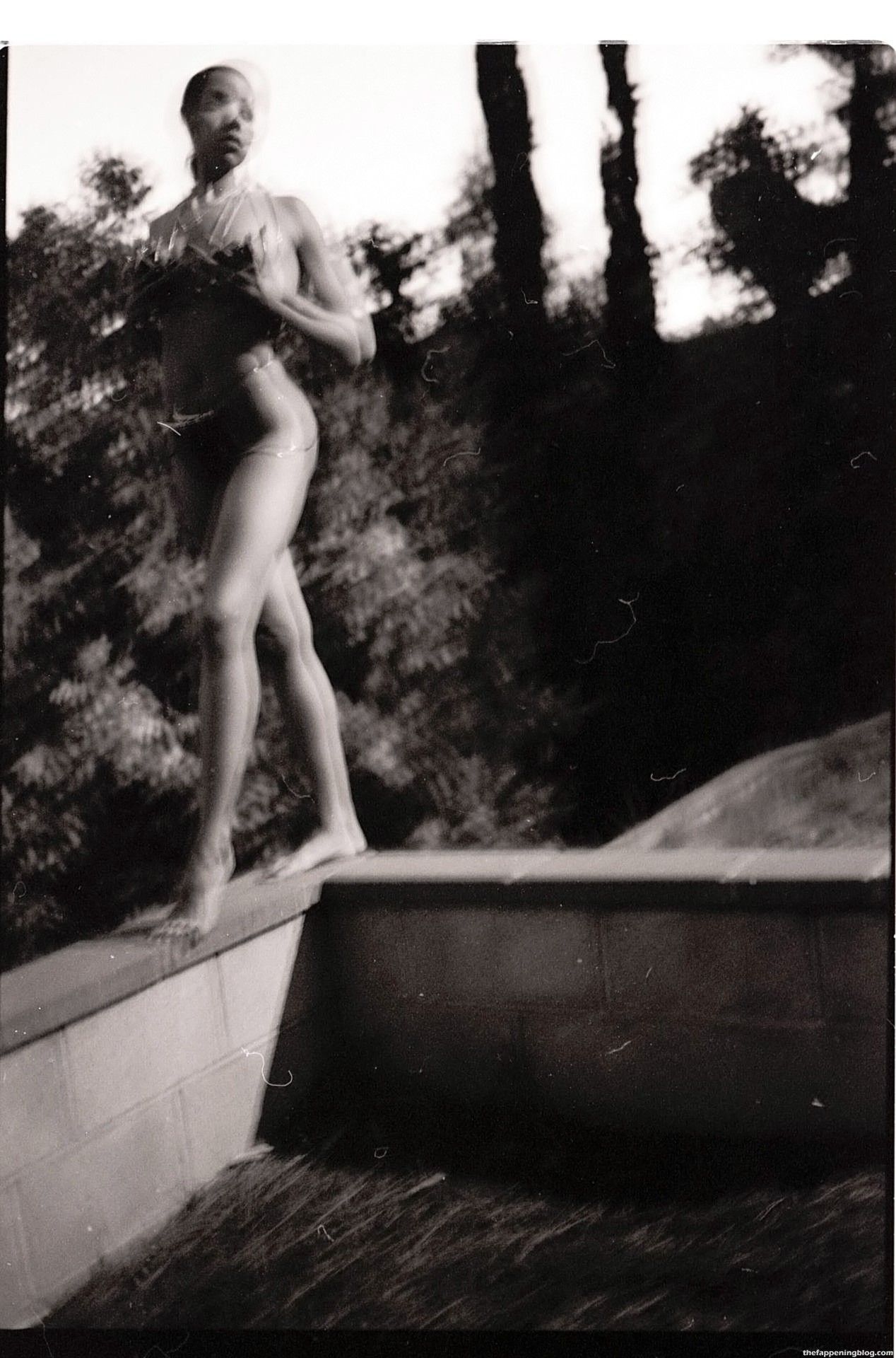 0512043027162_023_Tinashe-Nude-Sexy-Naked-Topless-241-thefappeningblog.com_.jpg