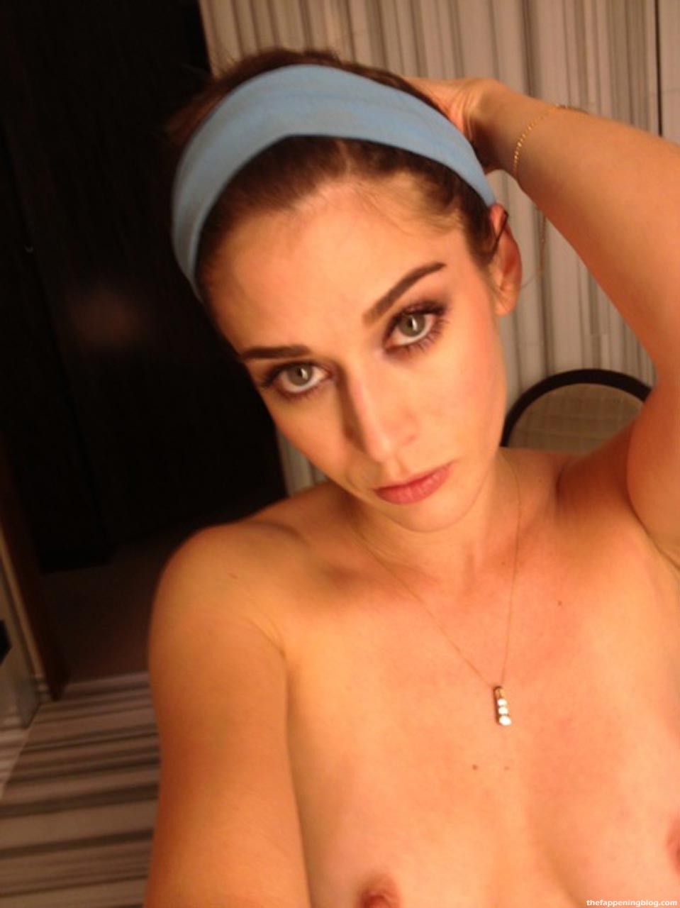 Lizzy Caplan Nude LEAKED The Fappening &amp; Sexy (143 Photos + Possible Porn Video and Sex Scenes)