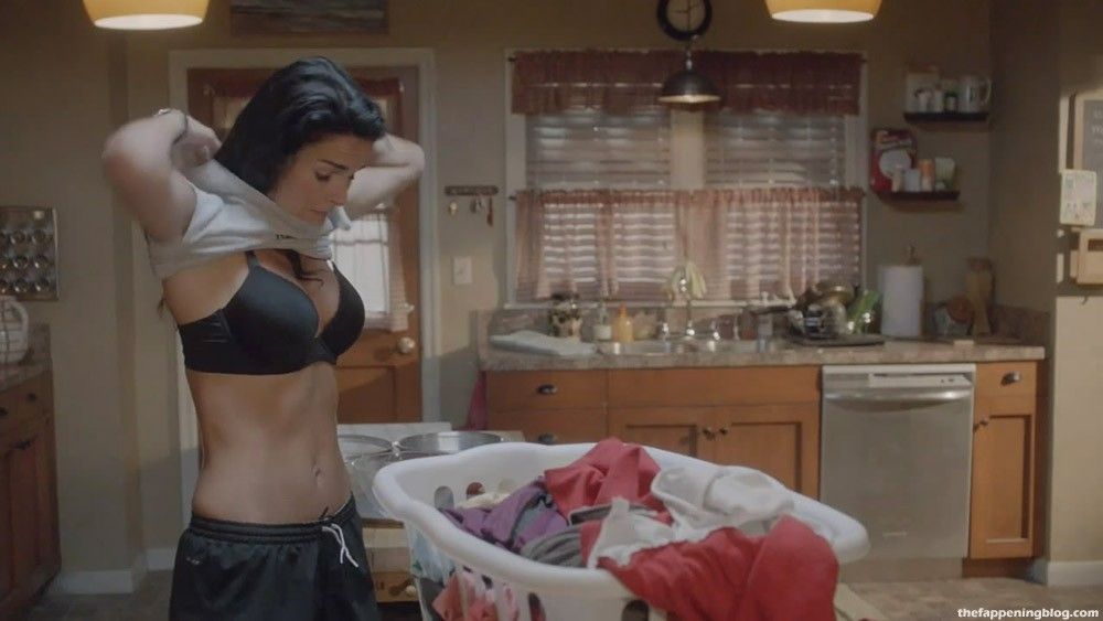 Angie Harmon Nude, Topless &amp; Sexy (111 Photos + Video Scenes)