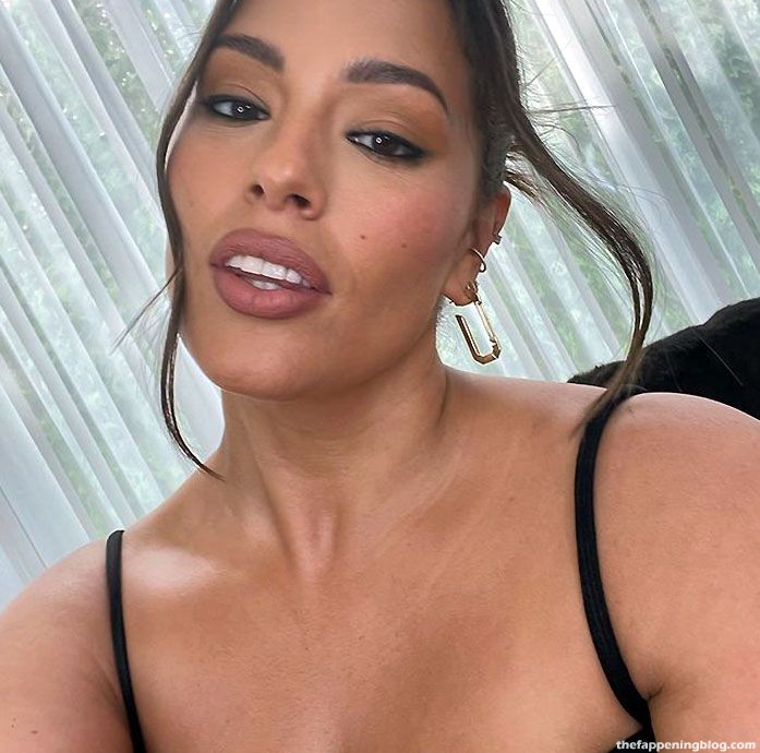 Ashley Graham Nude &amp; Sexy – NEW LEAKS 2021 [Part 1] (158 Photos + Possible Porn Video)