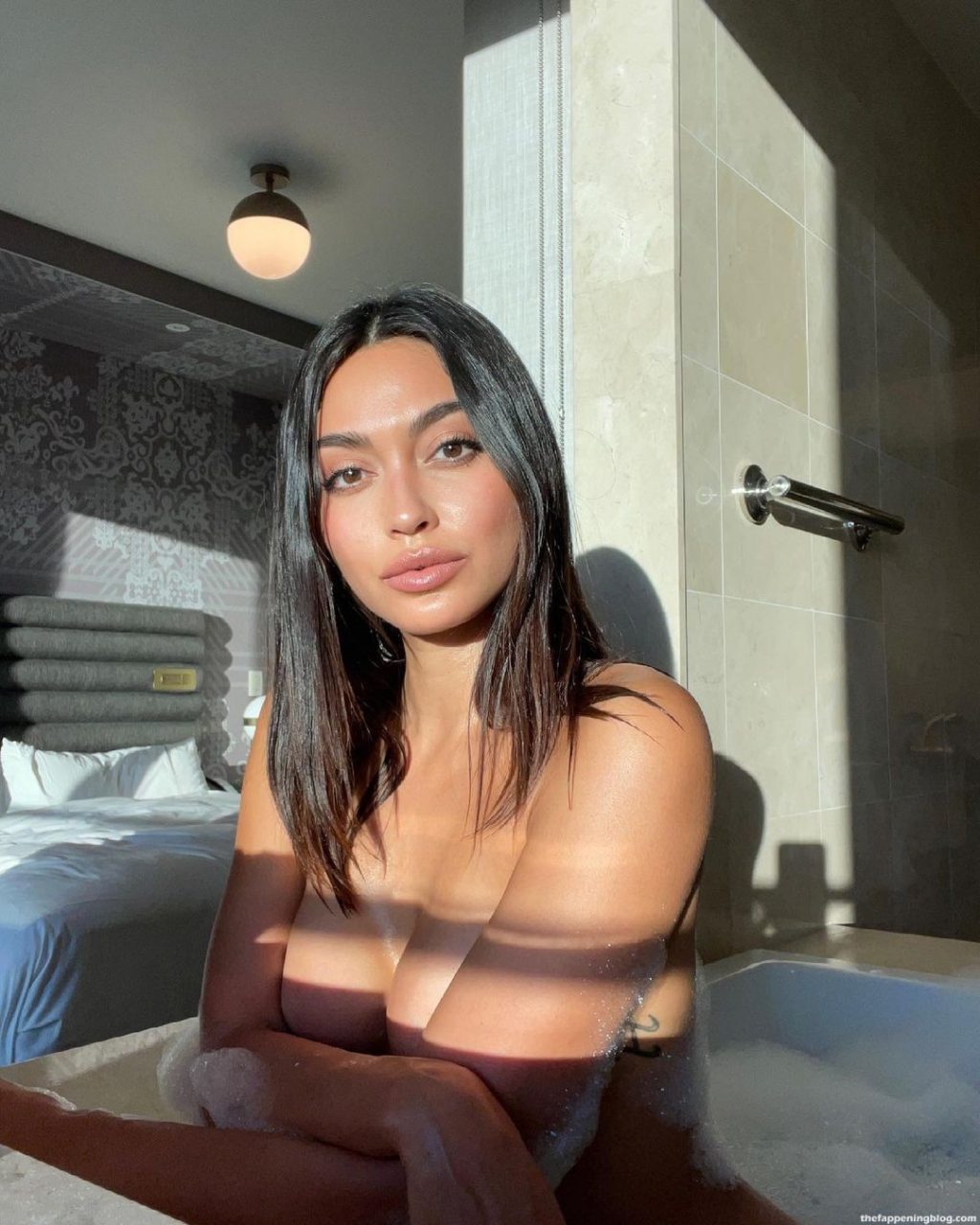 Ambra Gutierrez Shows Off Her Wet Naked Body (11 Photos + Video)