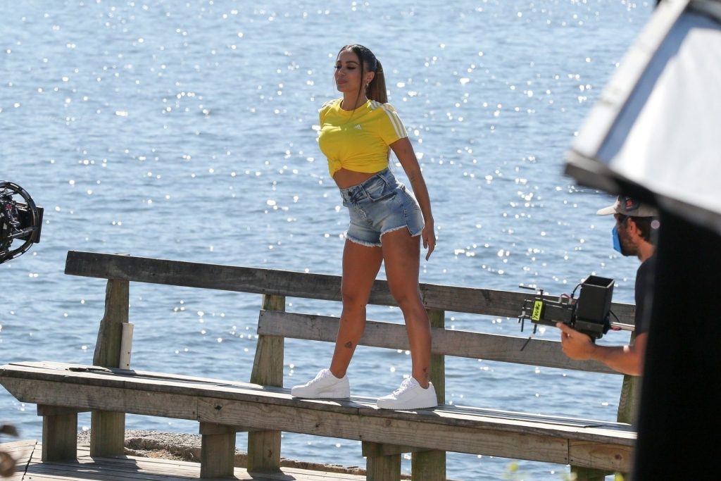 Anitta Films a Colorful Music Video in Rio (69 Photos)
