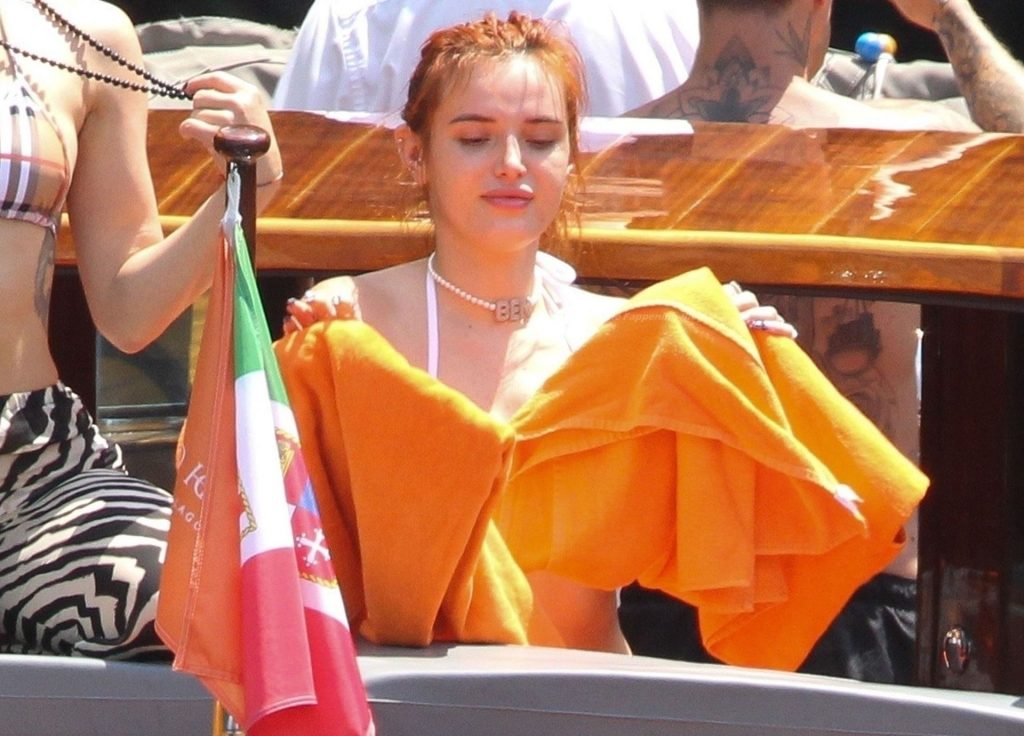 Bella Thorne Spends a Few Days Chilling Out With Her Boyfriend on Their Holidays in Lake Como (102 Photos)