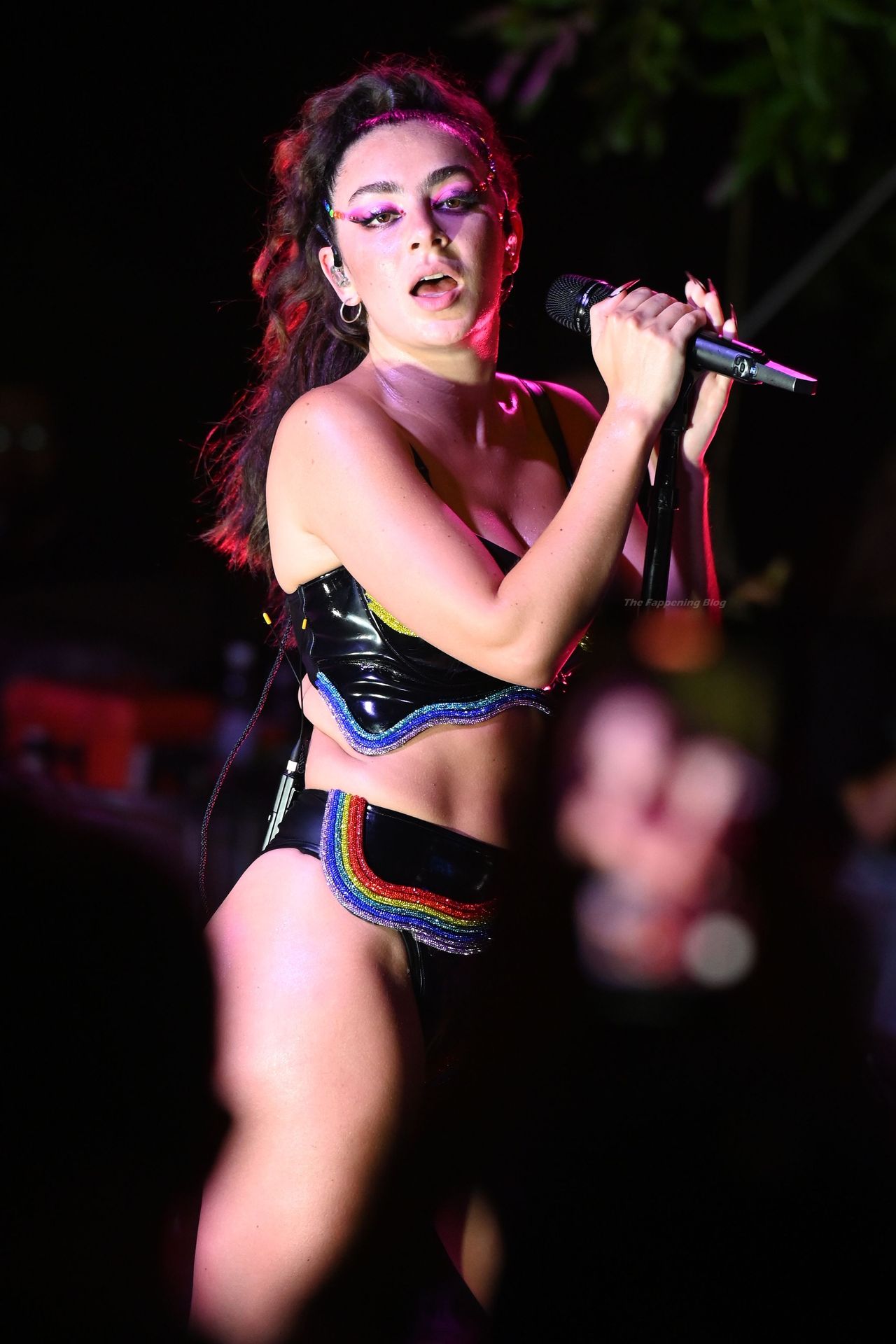 Charli-XCX-Sexy-The-Fappening-Blog-18.jpg