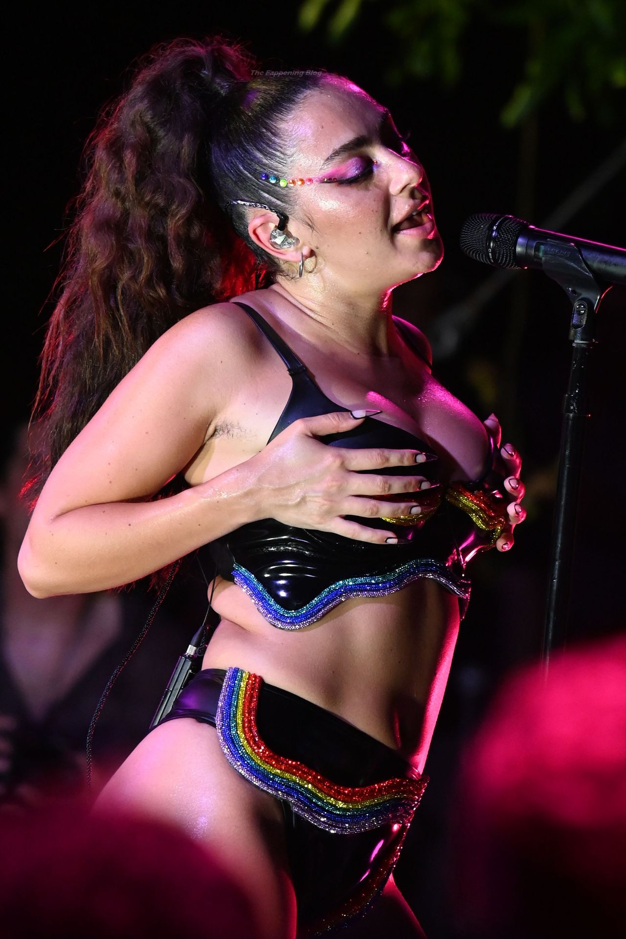 Charli-XCX-Sexy-The-Fappening-Blog-23.jpg
