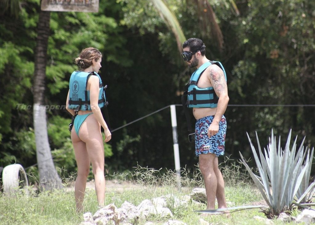 Jesse Metcalfe is Seen on Vacation with His Girlfriend Corin Jamie-Lee Clark (43 Photos)