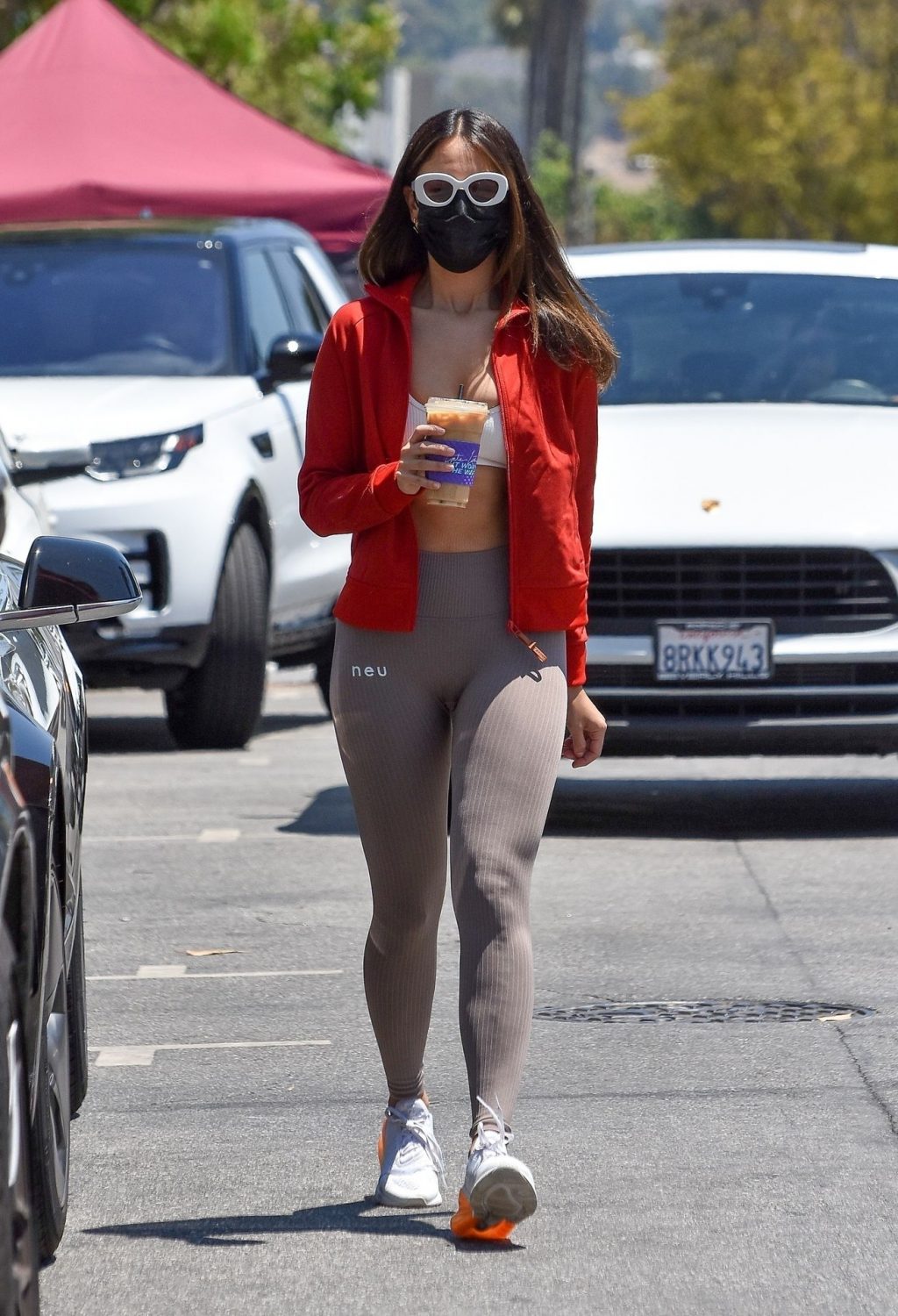Eiza Gonzalez Goes Out for an Iced Coffee Drink at Alfred’s Coffee in Studio City (37 Photos)