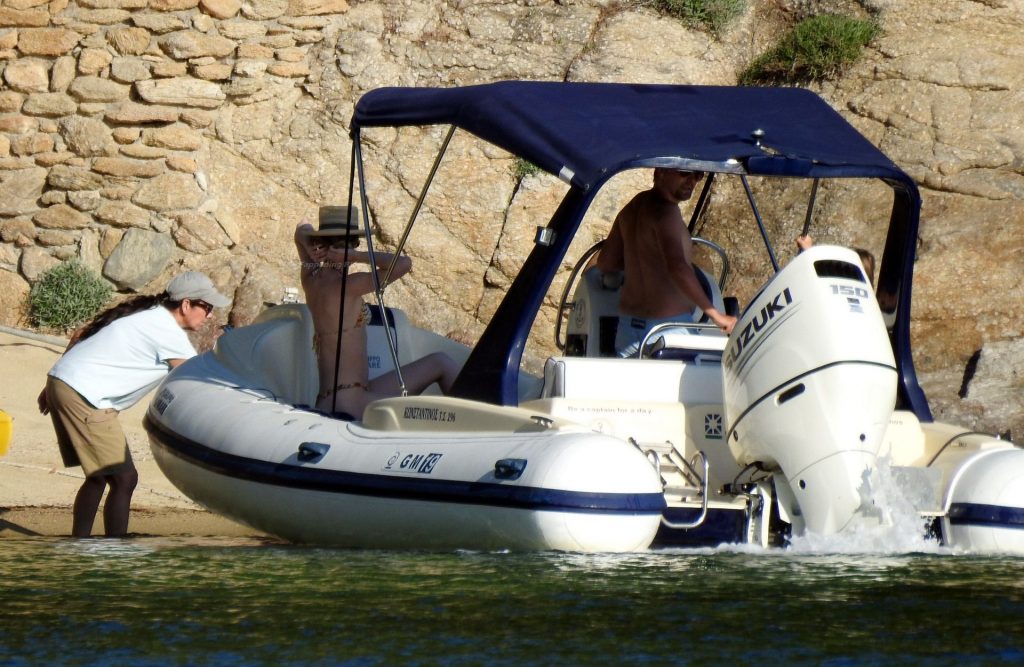 Elle Evans &amp; Matt Bellamy are Seen For a Boat Trip in Greece (30 Photos)