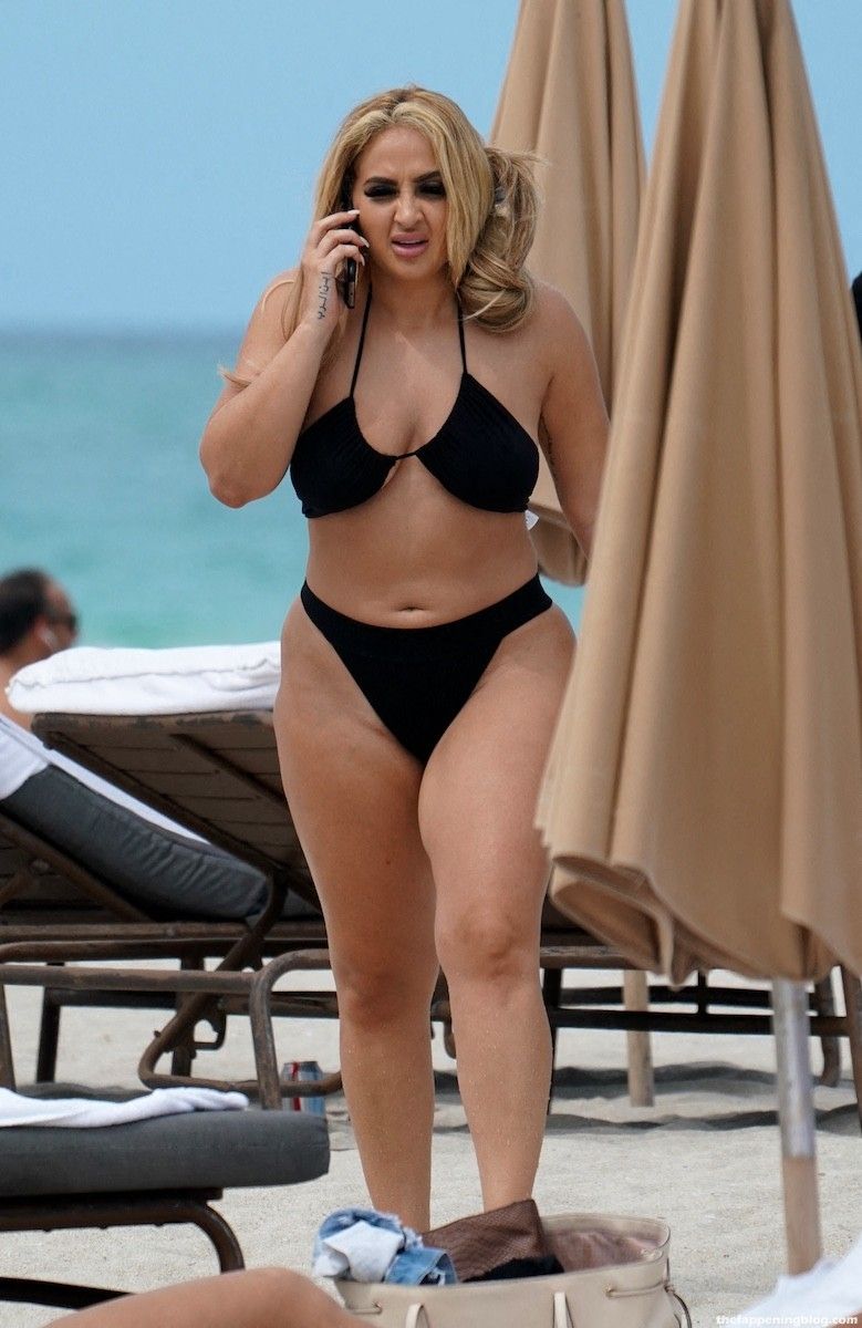 Jojo Zarur Shows Off Her Bikini Body at the Beach in Miami (21 Photos)
