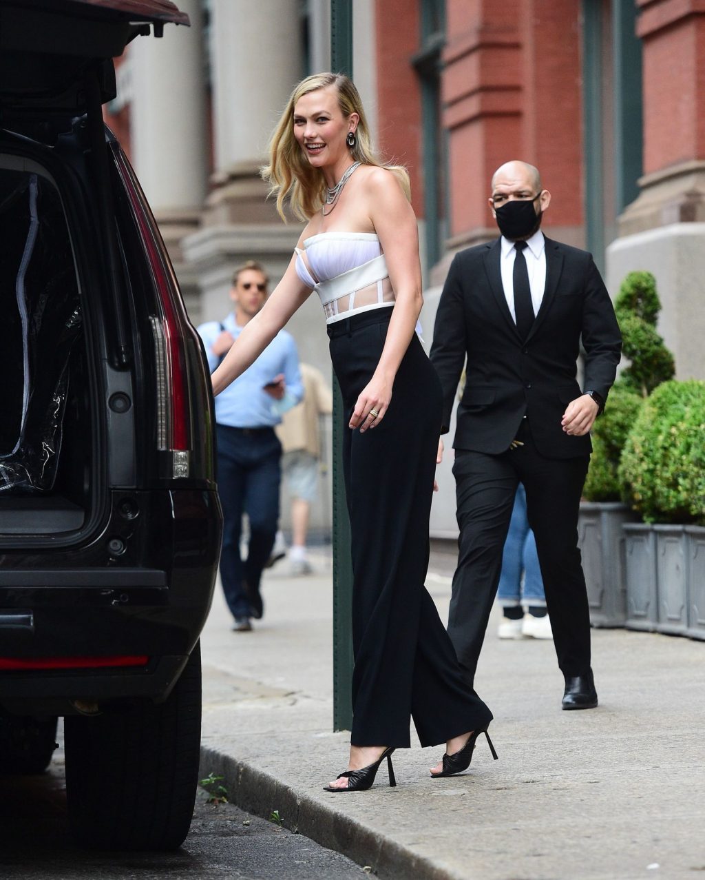 Karlie Kloss Looks Fashionable as She Steps Out in NYC (56 Photos)