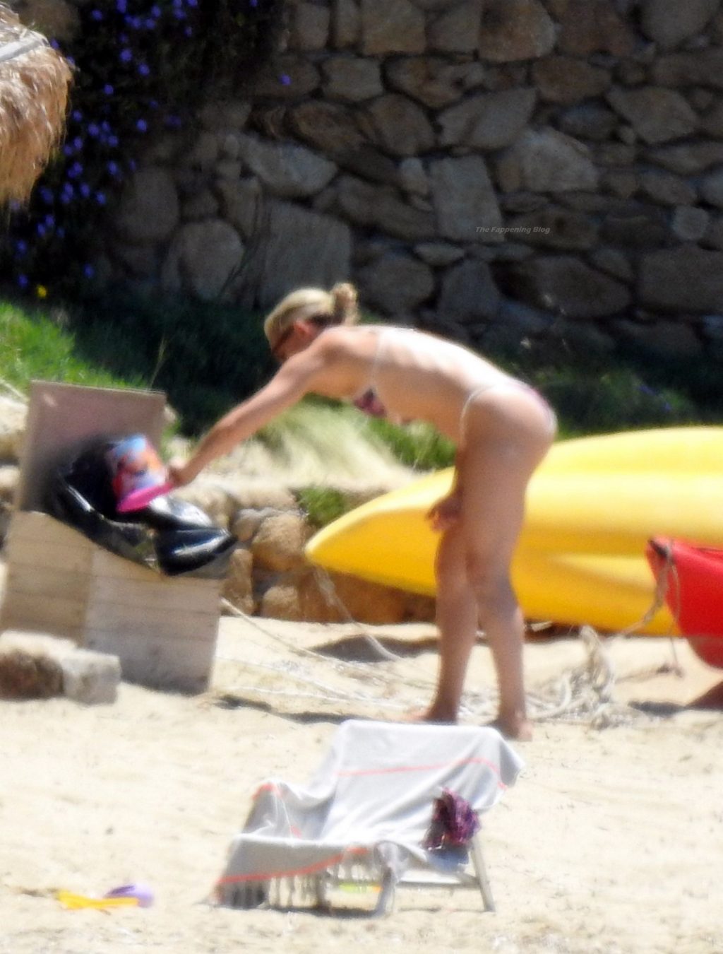 Kate Hudson &amp; Danny Fujikawa Are Seen at the Beach in Greece (34 Photos)