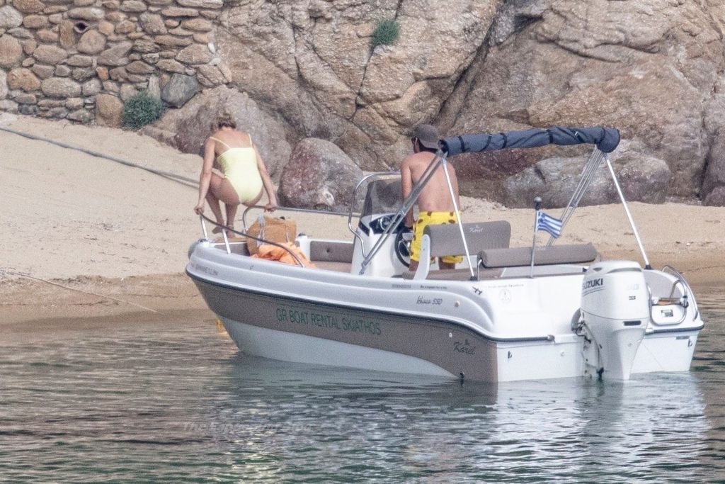 Kate Hudson &amp; Danny Fujikawa Enjoy Their Vacation in Greece (43 Photos)