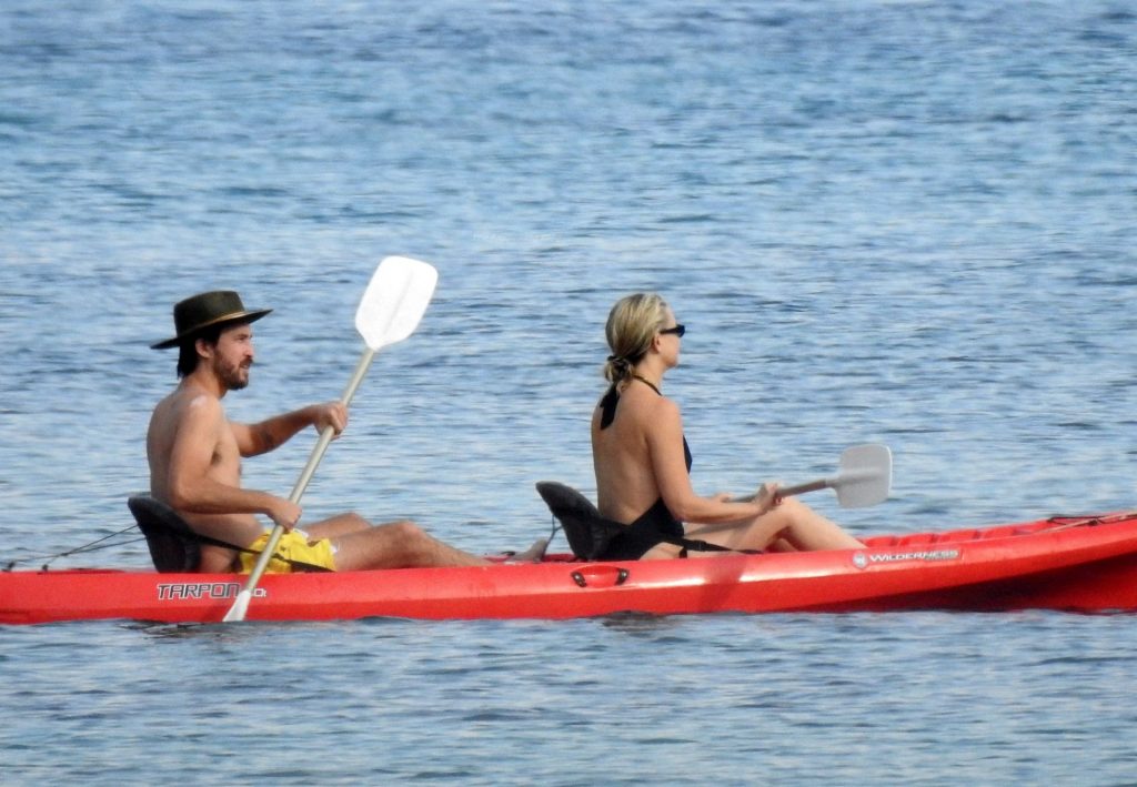 Kate Hudson Kisses Boyfriend Danny Fujikawa On The Beach In Greece (56 Photos)