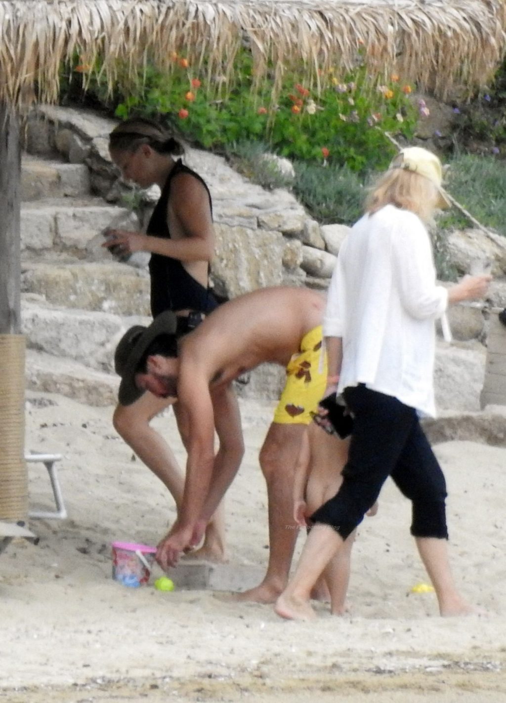 Kate Hudson Kisses Boyfriend Danny Fujikawa On The Beach In Greece (56 Photos)