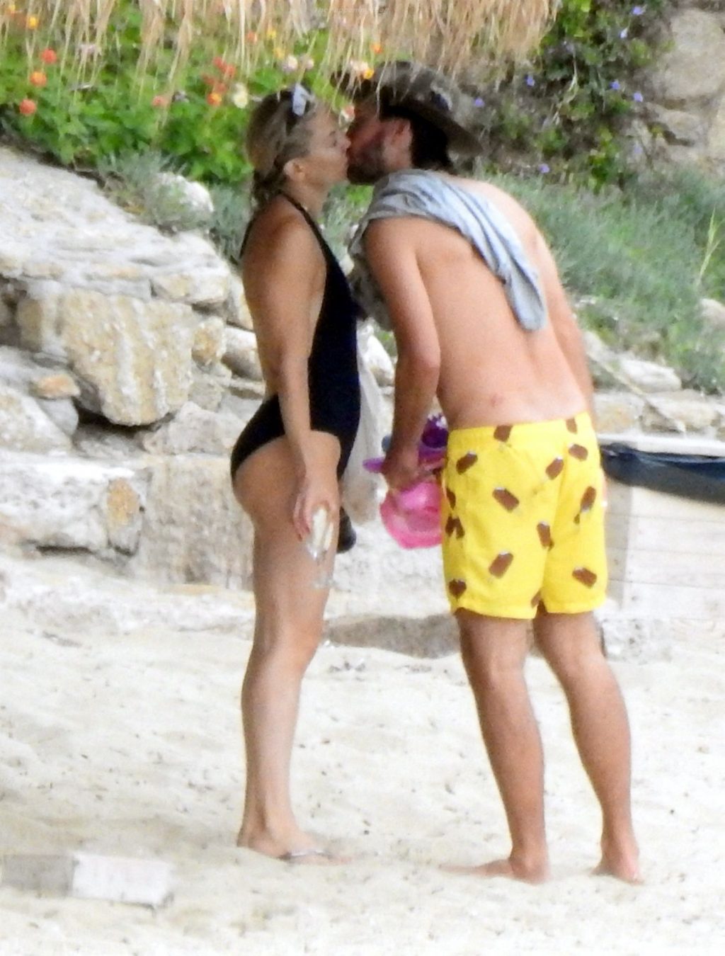 Kate Hudson Kisses Boyfriend Danny Fujikawa On The Beach In Greece (56 Photos)