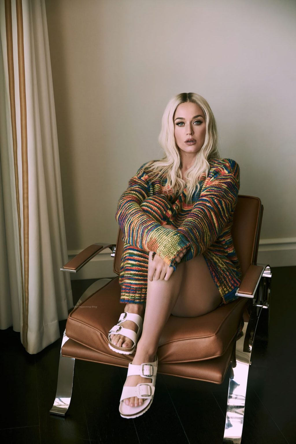 Katy Perry Sexy – L’Officiel Magazine (12 Photos)