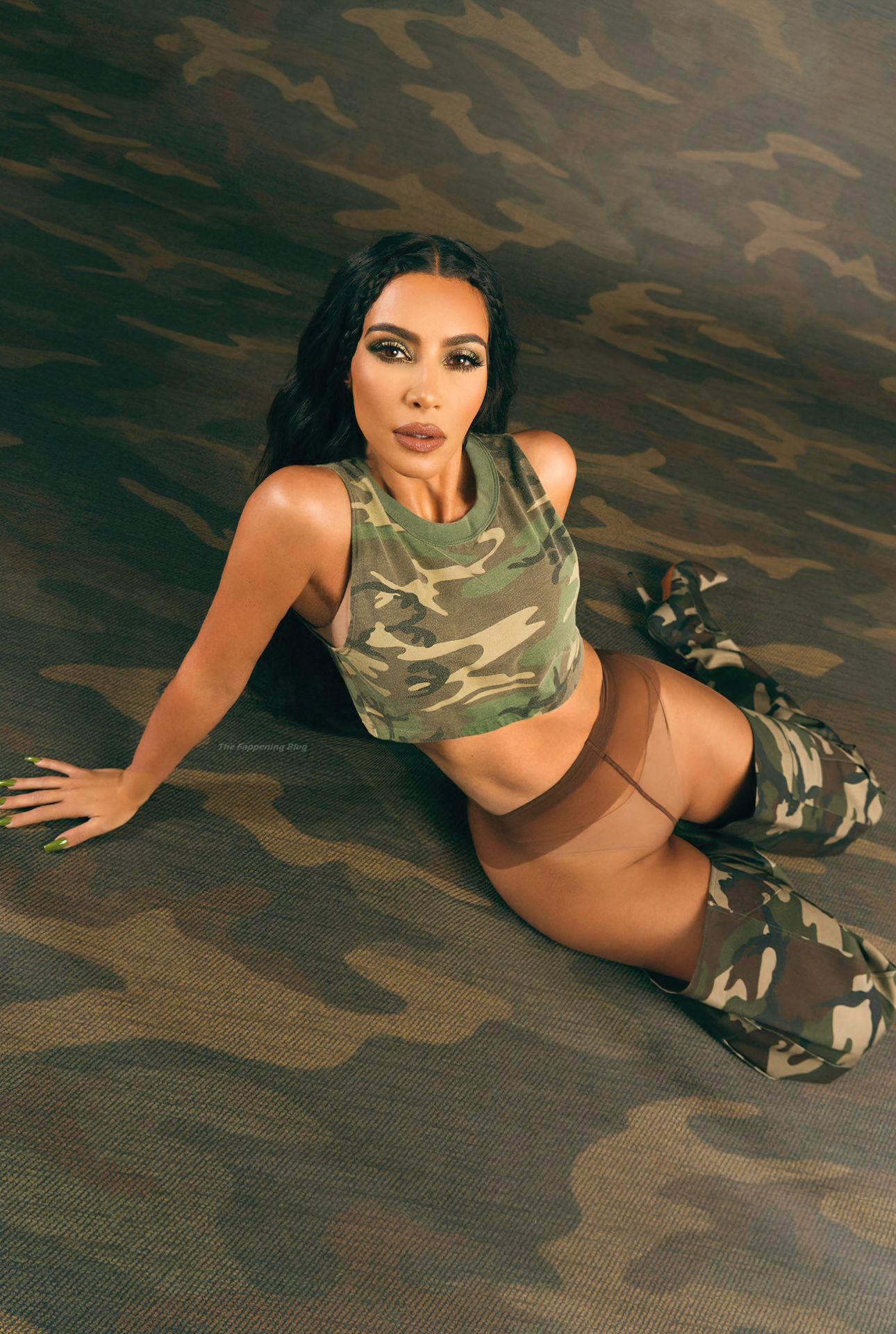 Kim-Kardashian-Beautiful-Big-Boobs-10-thefappeningblog.com_.jpg