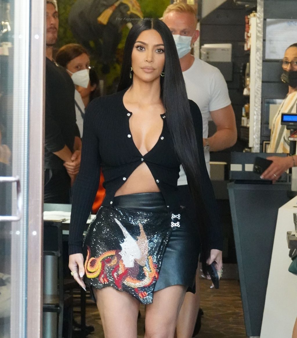 Kim Kardashian is Spotted Leaving Her Hotel and Heads For Lunch in Rome (70 Photos)