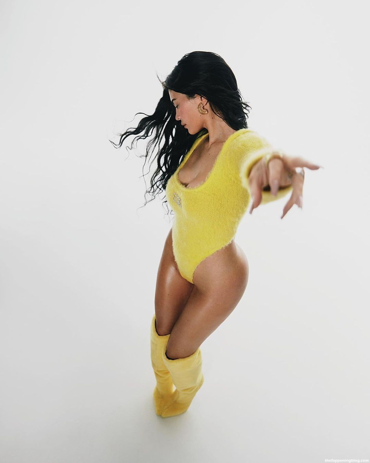 Kylie-Jenner-Sexy-Photoshoot-41-thefappeningblog.com_.jpg