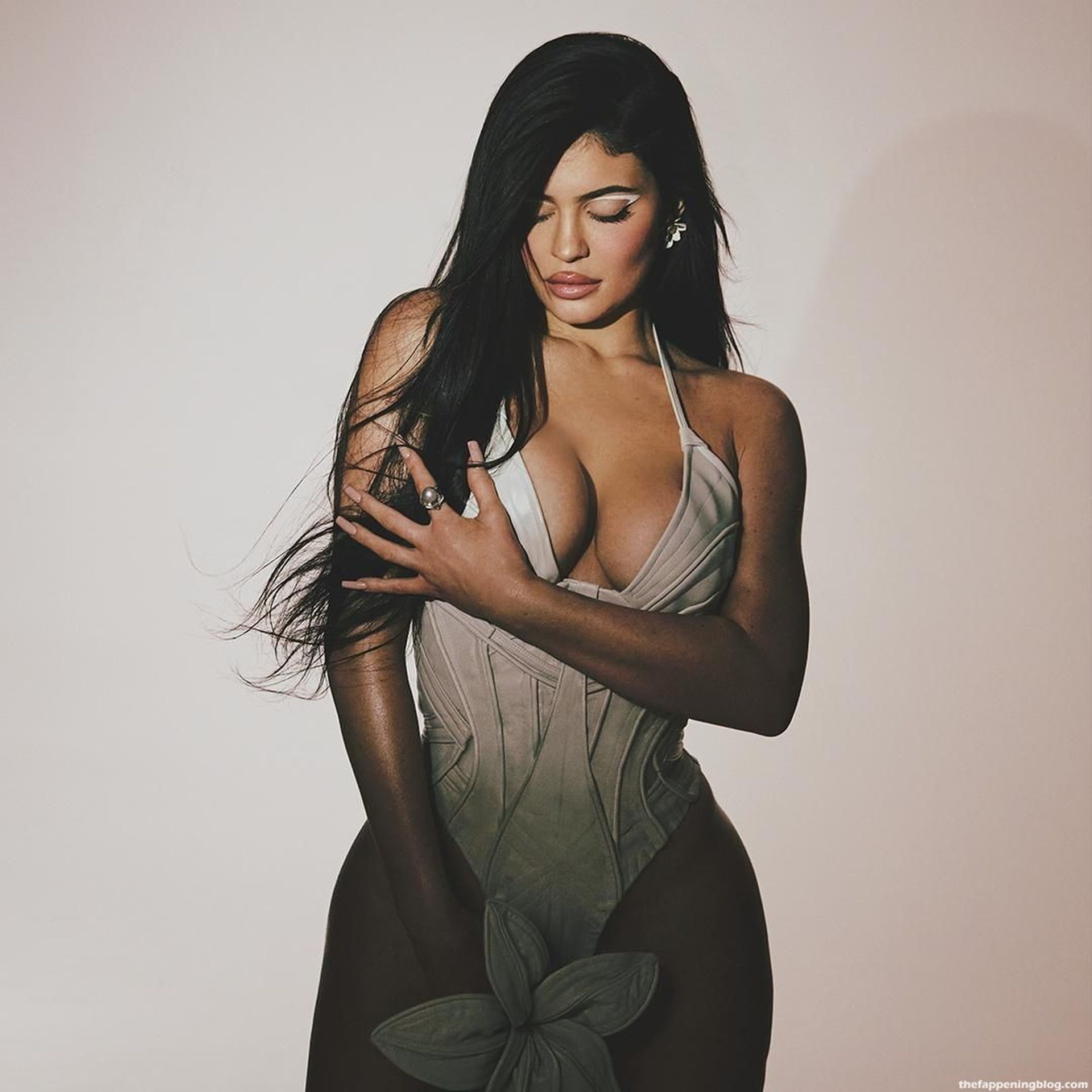 Kylie-Jenner-Sexy-Photoshoot-421-thefappeningblog.com_.jpg