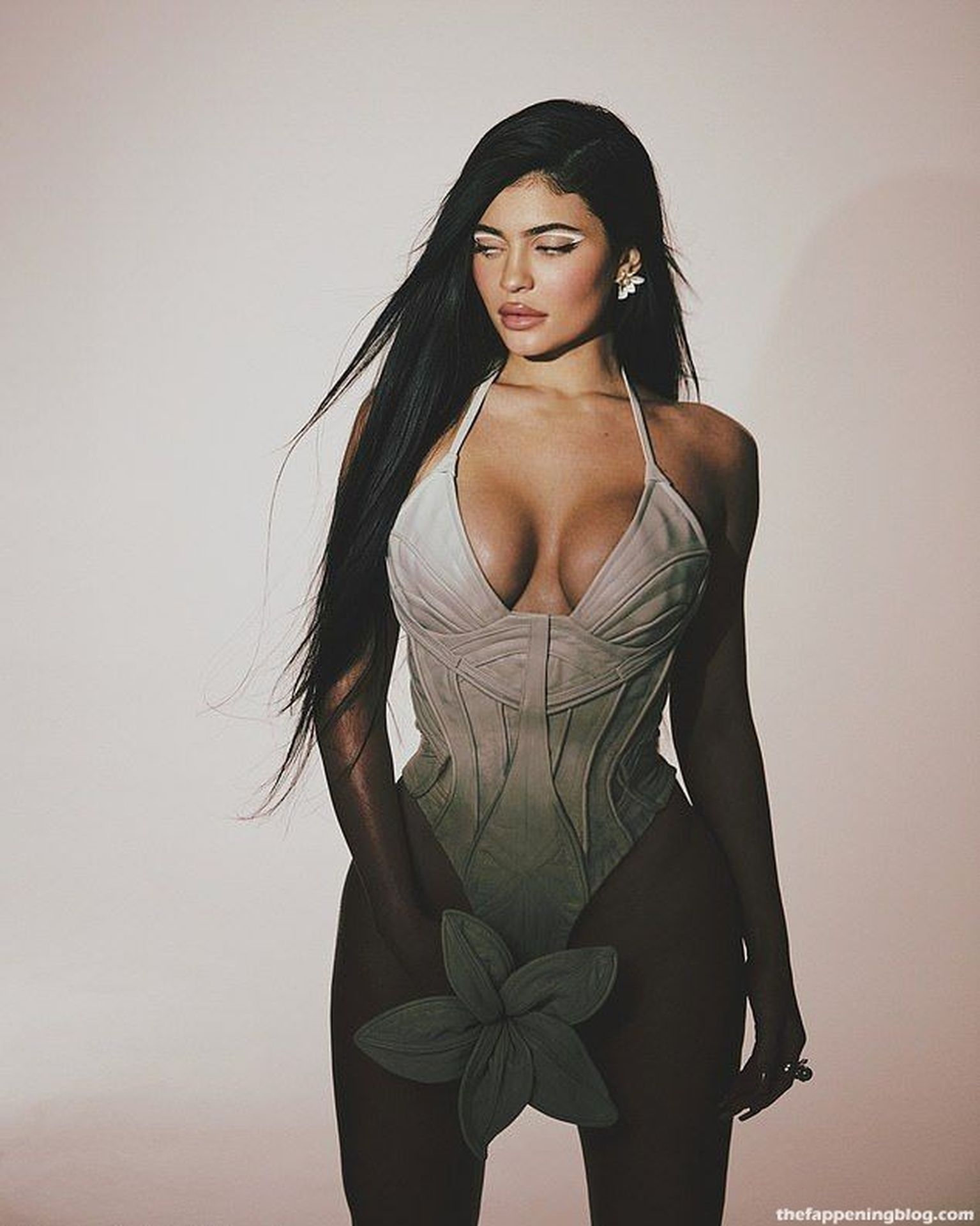 Kylie-Jenner-Sexy-Photoshoot-441-thefappeningblog.com_.jpg
