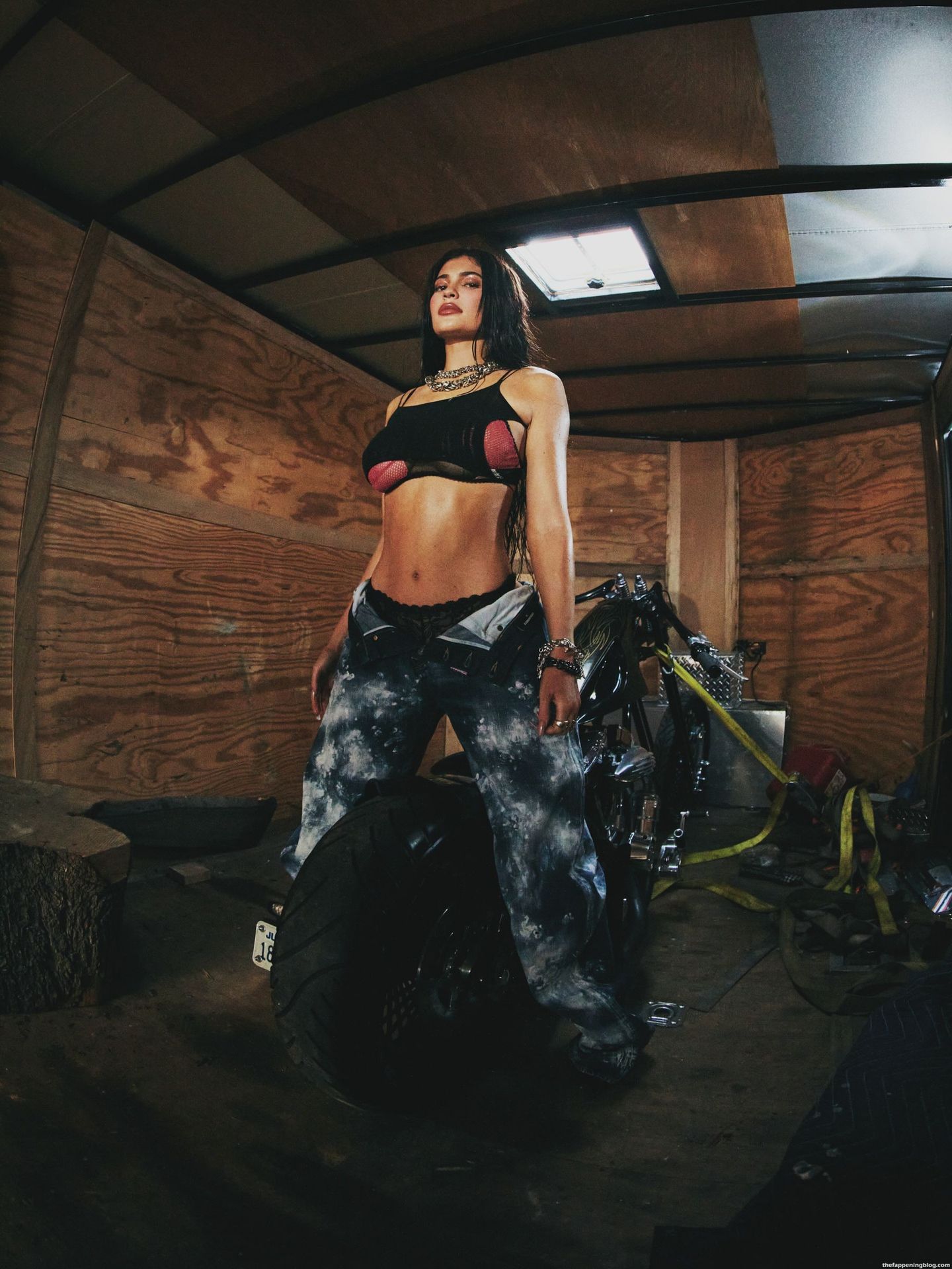 Kylie-Jenner-Sexy-Photoshoot-501-thefappeningblog.com_.jpg