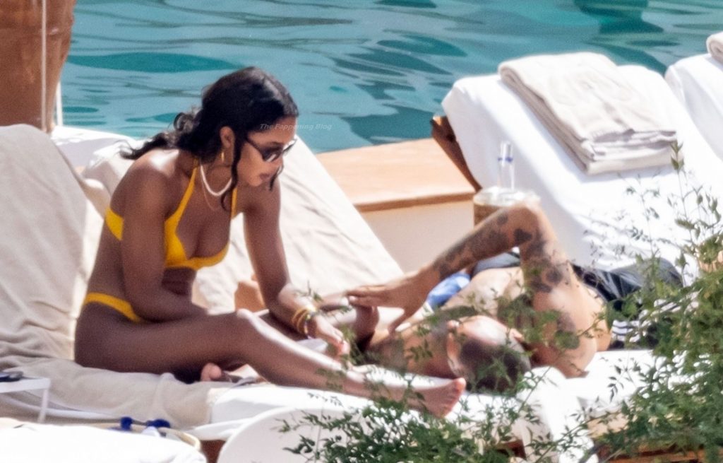 Laura Harrier is Pictured Relaxing on Holiday with Sam Jarou in Positano (33 Photos)