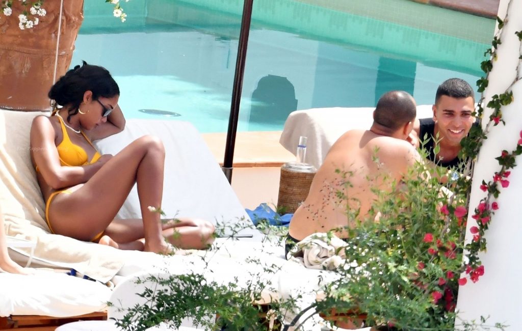 Laura Harrier is Pictured Relaxing on Holiday with Sam Jarou in Positano (33 Photos)