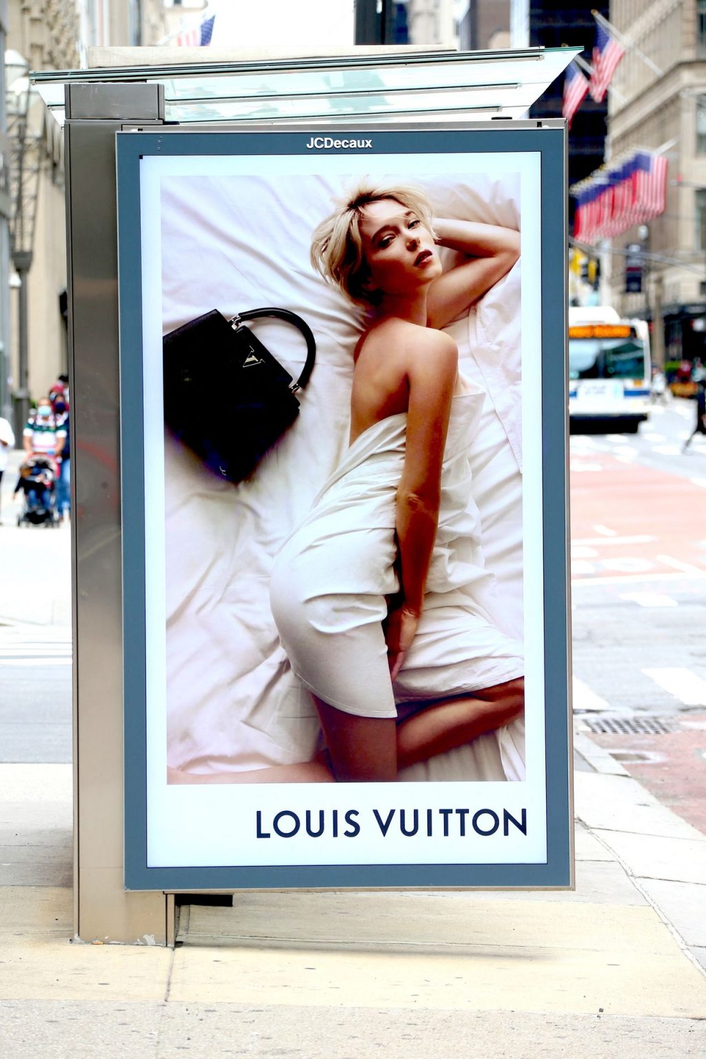 Lea Seydoux is Pictured On Louis Vuitton Ad in NYC (4 Photos)