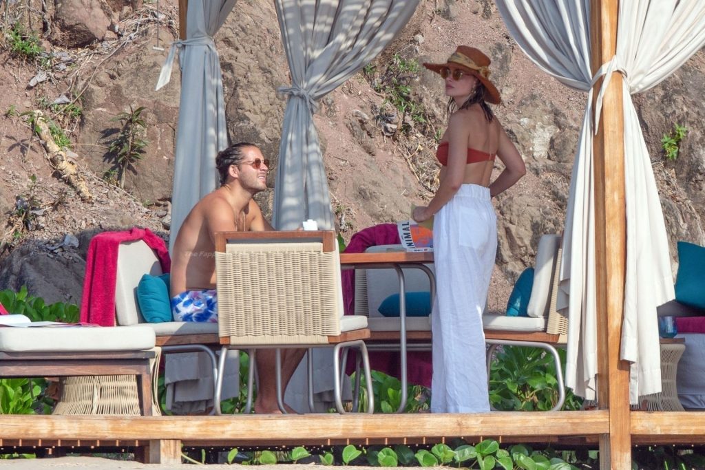 Margot Robbie Shares Some Steamy PDA with Husband Tom Ackerly in Puerto Vallarta (40 Photos)