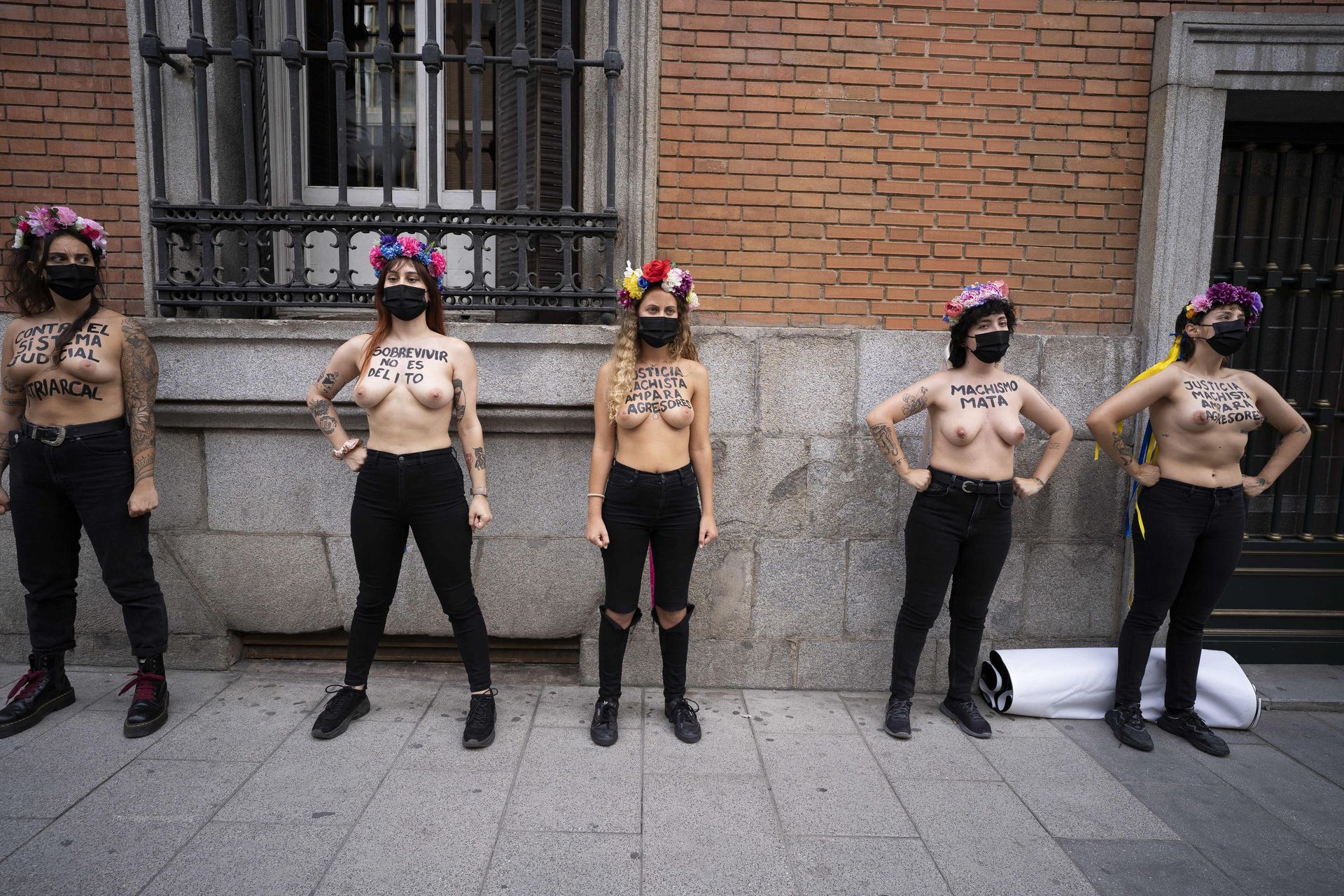 Nude-Femen-Activists-The-Fappening-Blog-10.jpg