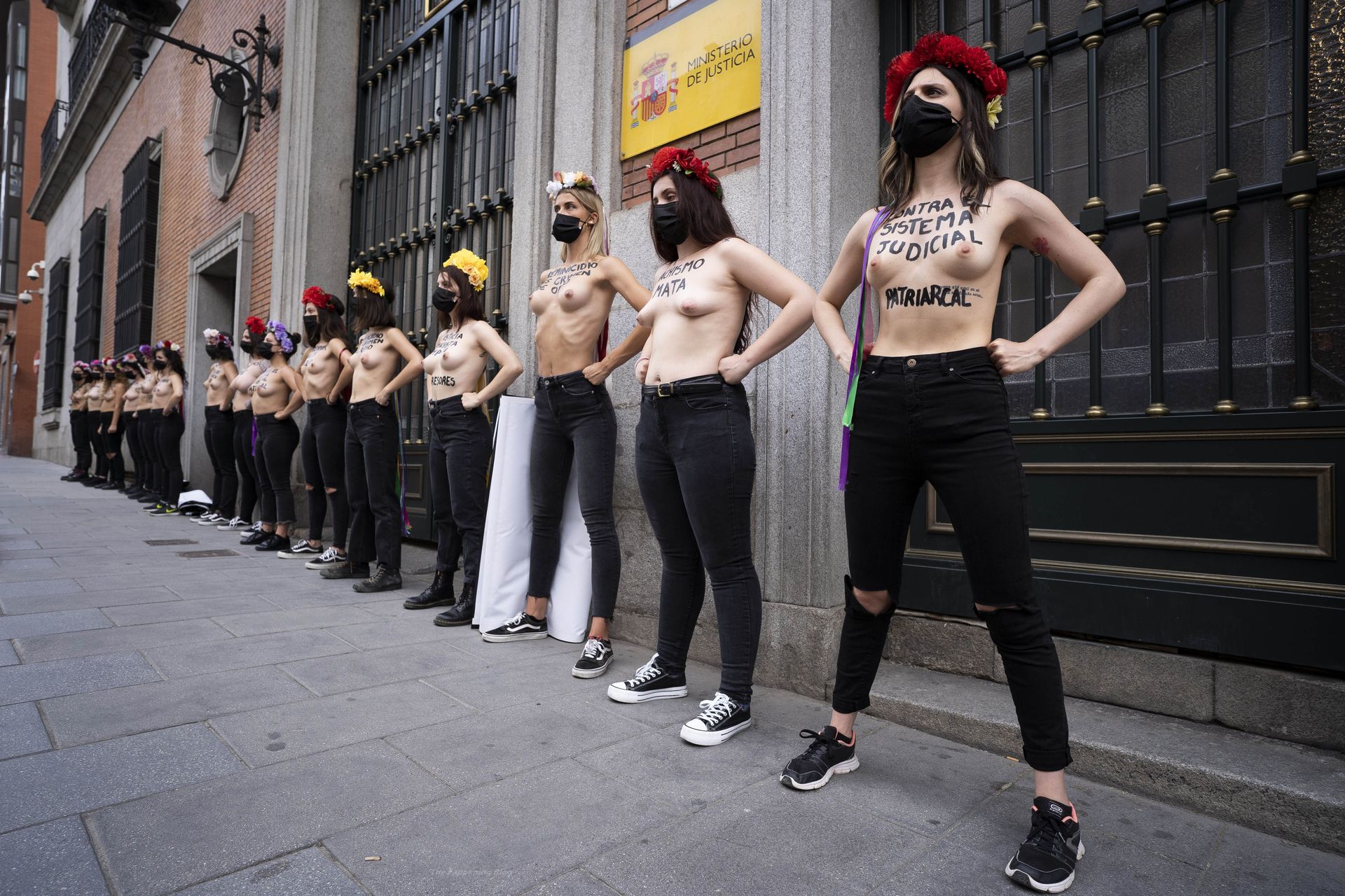 Nude-Femen-Activists-The-Fappening-Blog-11.jpg