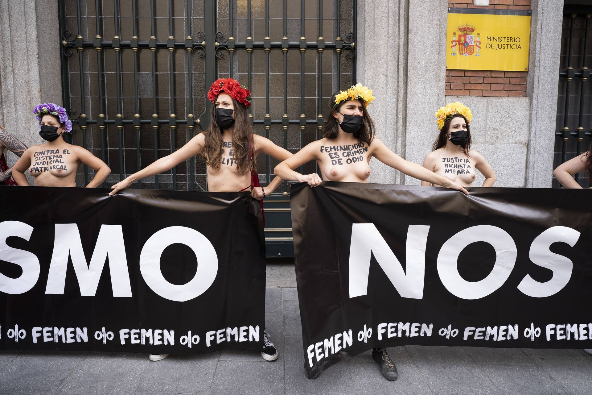Nude-Femen-Activists-The-Fappening-Blog-2.jpg