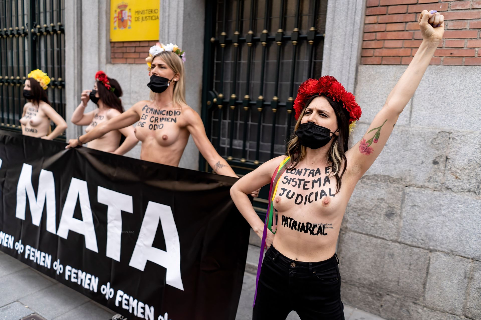 Nude-Femen-Activists-The-Fappening-Blog-24.jpg