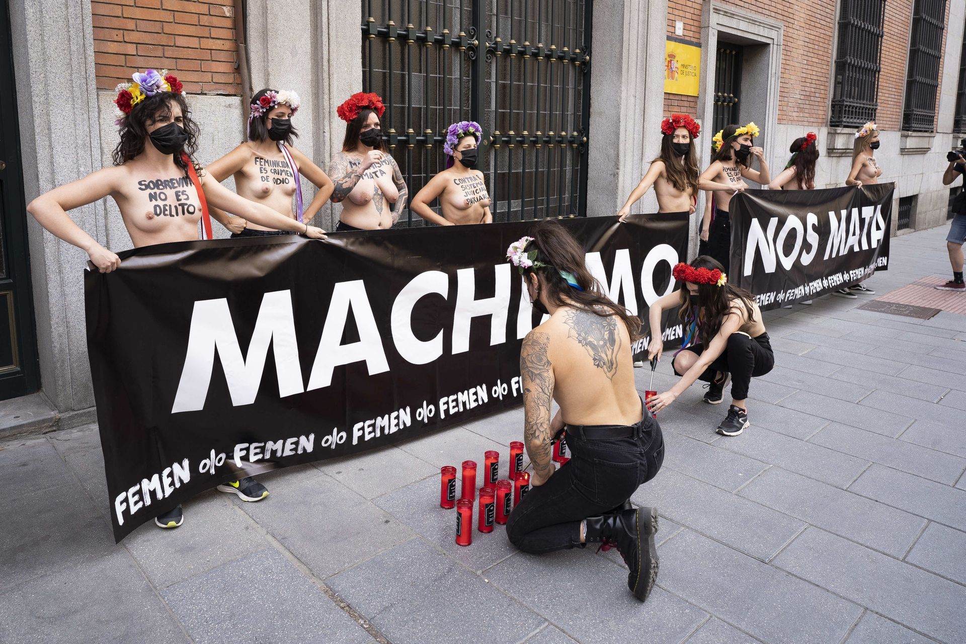 Nude-Femen-Activists-The-Fappening-Blog-3.jpg