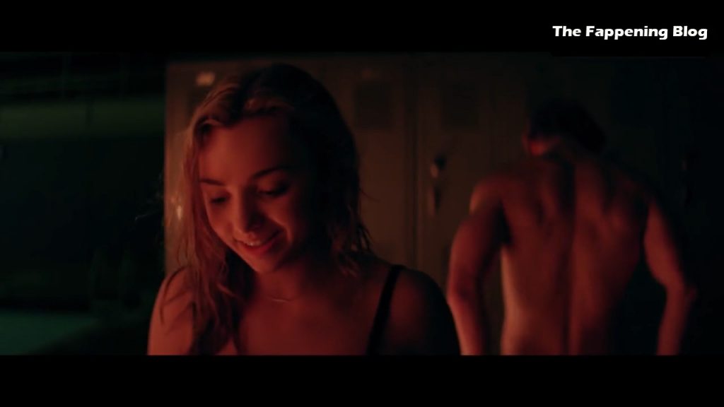 Watch Peyton List’s The Fappening Blog edit without nudity. 