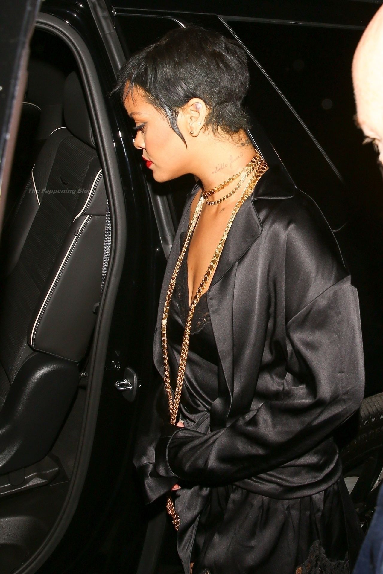 Rihanna-Sexy-The-Fappening-Blog-10.jpg